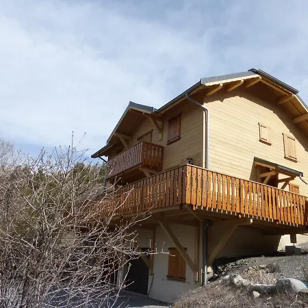 Le Villard * Enchastrayes